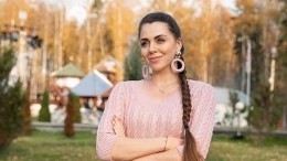 Ольга Рапунцель удивила фанатов, повиснув на шее Влада Кадони