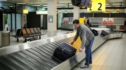Как перевозить багаж на самолете бесплатно — лайфхак от находчивого британца