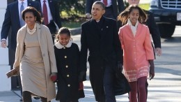Мишель Обама призналась, что родила дочерей с помощью ЭКО