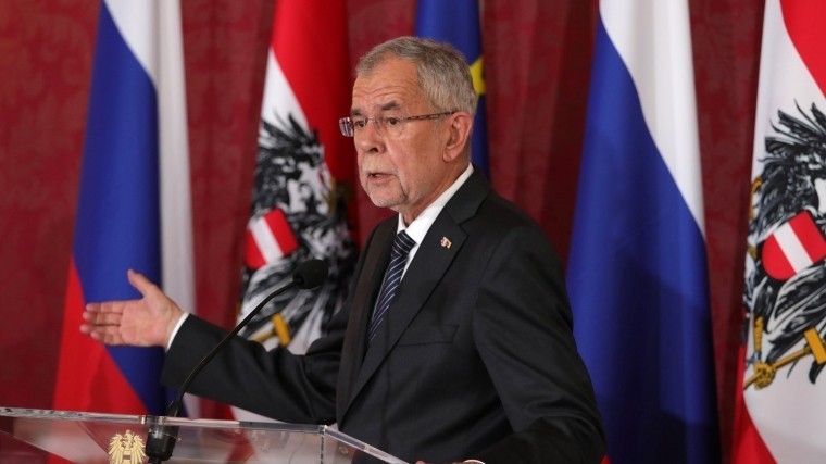 Президент Австрии призвал не спекулировать на ситуации со шпионажем