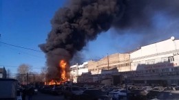 Видео с места пожара на заводе по производству жидкости для розжига в Рязани