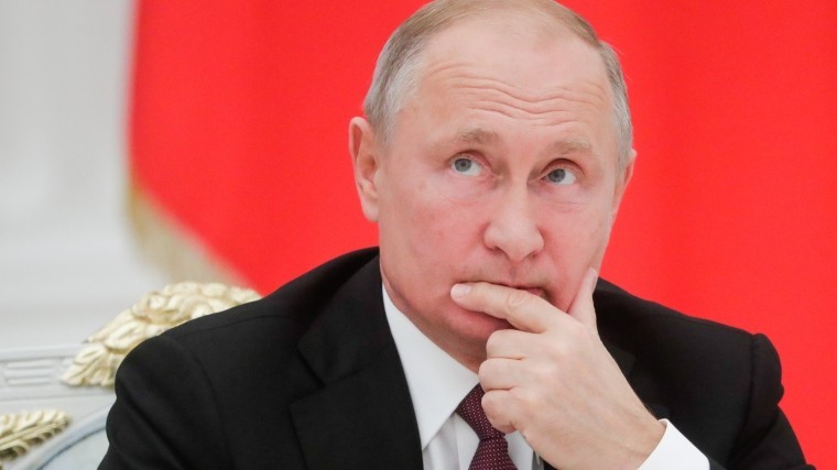 Путин подписал закон об отмене надбавок к пенсиям депутатов и сенаторов