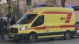 В Екатеринбурге внедорожник сбил женщину с ребенком в коляске на тротуаре