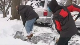 В Нью-Йорке первый снегопад, а Испанию заливают дожди