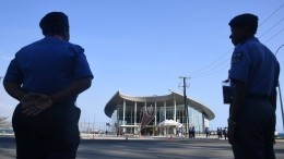 Гвинейская полиция атаковала парламент, не получив оплаты за охрану саммита АТЭС