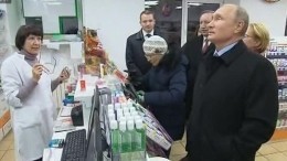 Пенсионерка не узнала Путина, когда он заехал в петербургскую аптеку