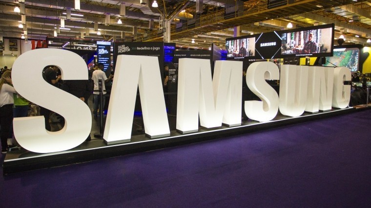 Samsung готовится выпустить смартфон с шестью камерами