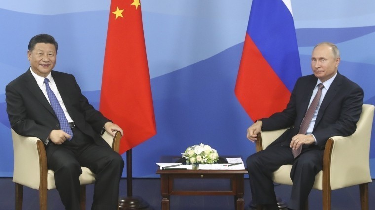 Путин и Си Цзиньпин возглавили рейтинг популярных мировых лидеров