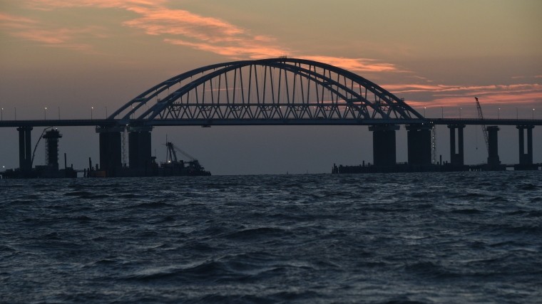 Движение судов по Керченскому проливу возобновлено