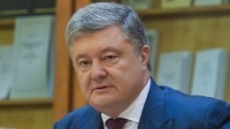 Петр Порошенко подписал указ о введении военного положения