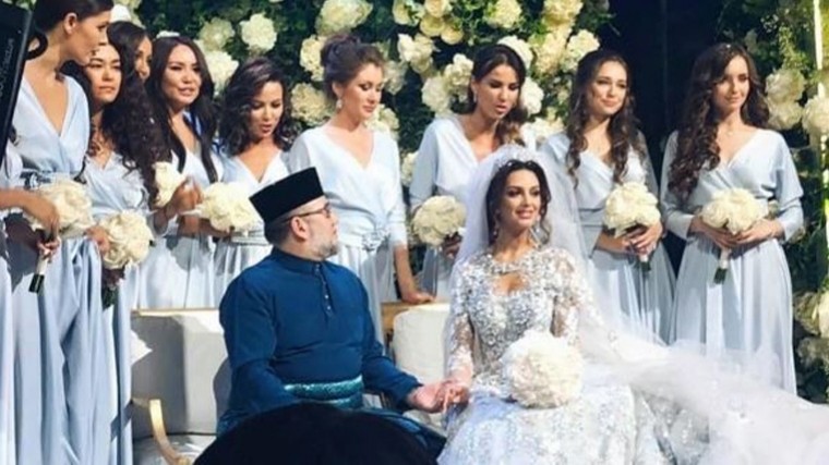 «Удачно выйти замуж»: «Мисс Москва» и король Малайзии сыграли свадьбу