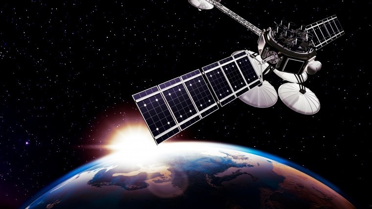Россия вывела на орбиту Земли три военных спутника