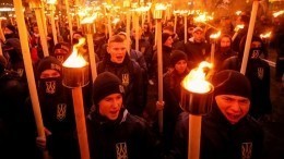 В Киеве радикалы устроили факельное шествие — видео