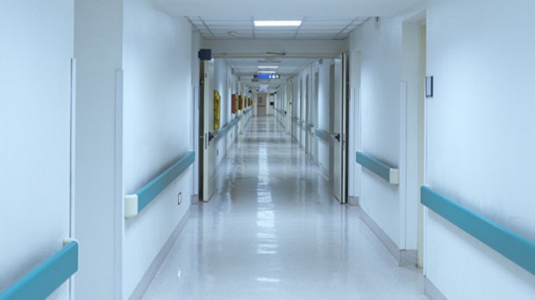 Родственники больного ребенка напали на врача в столичной больнице