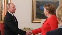 Владимир Путин провел рабочий завтрак с Ангелой Меркель — видео