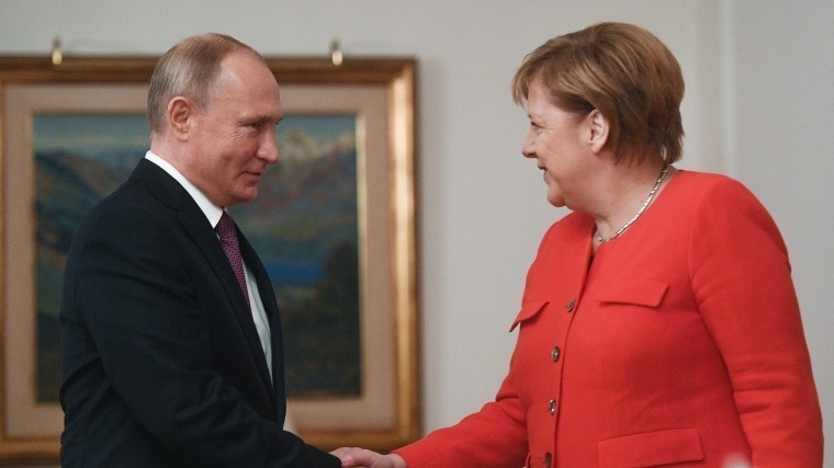 Путин обсудил с Меркель ситуацию в Сирии и отношения между РФ и Украиной