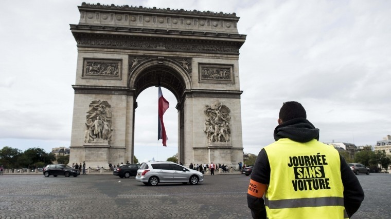 В Париже закрыли Триумфальную арку, получившую повреждения в ходе протестов