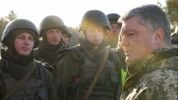Чего добивался Петр Порошенко введением военного положения на Украине
