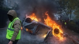 Правительство Франции готово отменить повышение налога на горючее