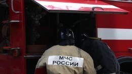 Мощный пожар на бумажном складе в Петербурге попал на видео