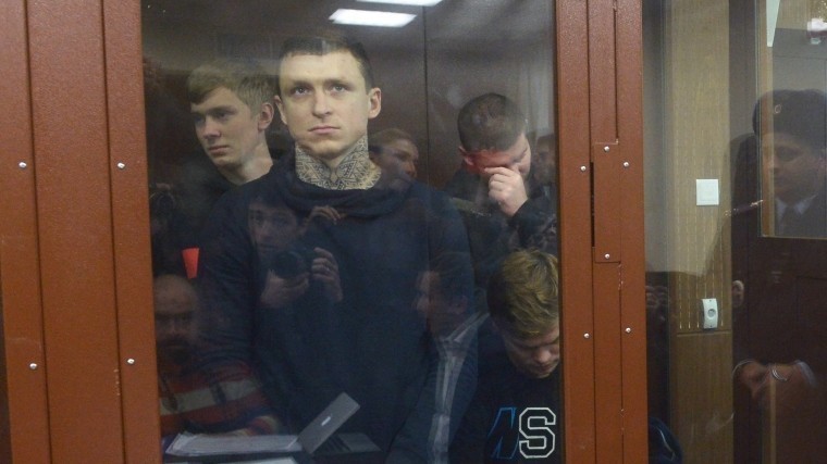 Как в России восприняли продление ареста Кокорина и Мамаева