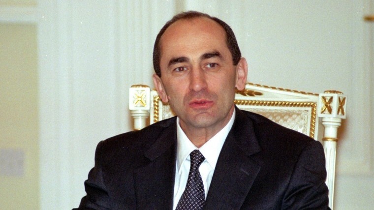 Суд в Армении арестовал экс-президента страны Роберта Кочаряна