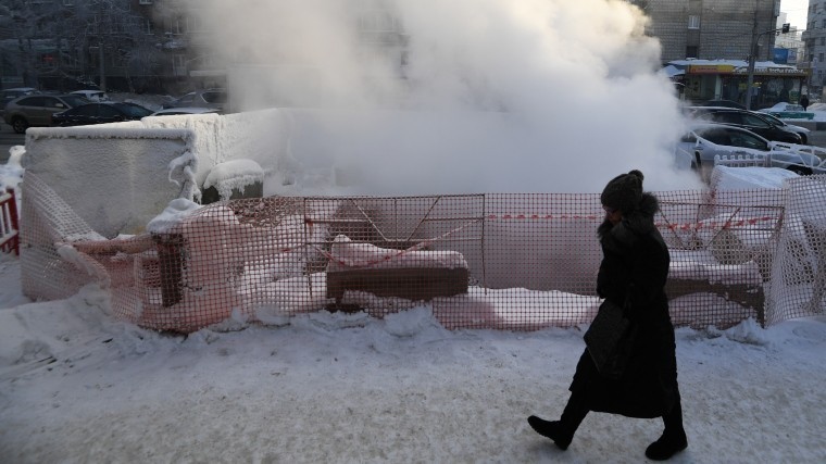 Из-за прорыва теплотрассы тысячи жителей Барнаула остались без отопления в мороз