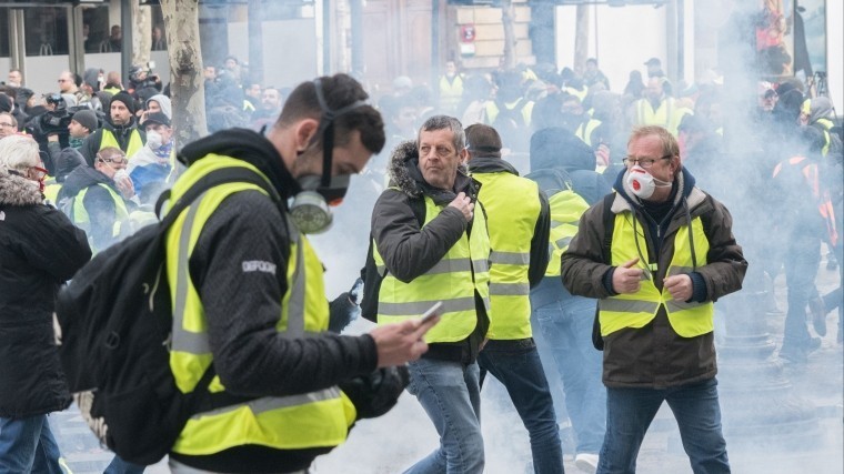Киев нашел виновных в протестах «желтых жилетов» в Москве