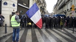 «На улицу выходит население, о котором забыли»: о протестном движении во Франции