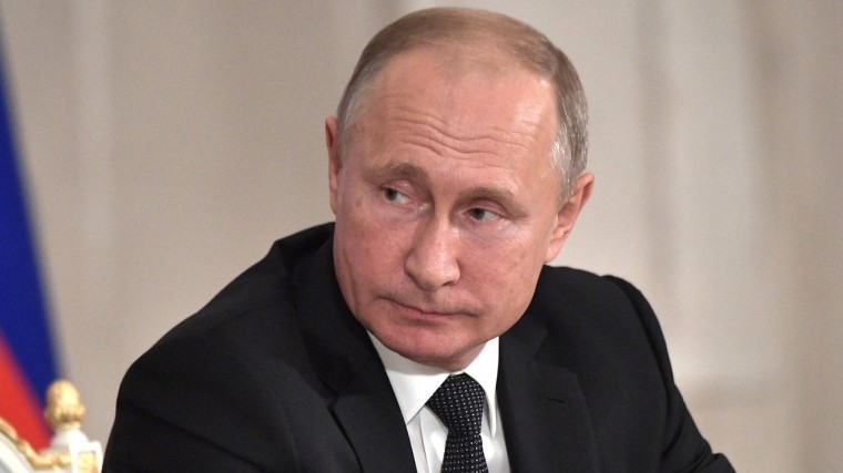Путин подписал указы о помиловании пяти осужденных россиян