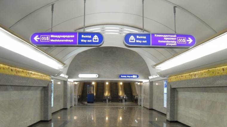 На «фиолетовой» ветке петербургского метро произошел сбой — фото