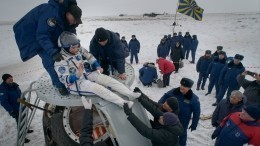 Видео: Астронавт NАSА показал, как он заново учится ходить на Земле