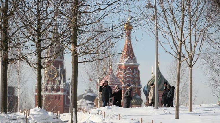 МЧС предупреждает москвичей о снежных заносах в выходные