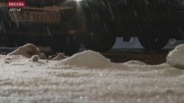 В московских аэропортах из-за снегопада отменяют рейсы