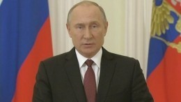 Владимир Путин поздравил сотрудников МЧС с Днем спасателя