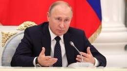 Путин подписал закон, который уменьшит число фиктивных браков с иностранцами