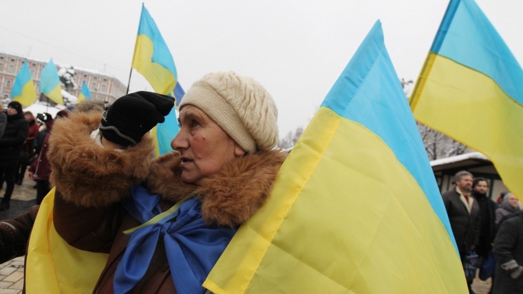 Эксперт: Украина приносит в ритуальную жертву своих граждан ради кредитов МВФ