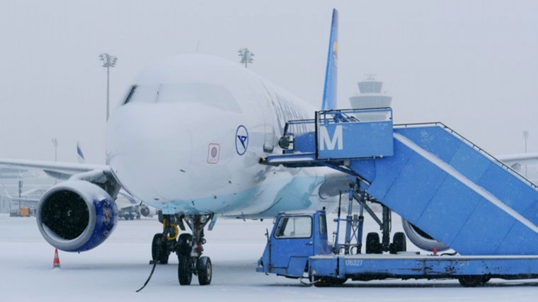 Мощная метель задержала вылет более 30 рейсов из Москвы