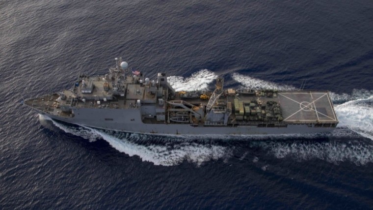 Десантный корабль ВМС США Fort McHenry направился в Черное море
