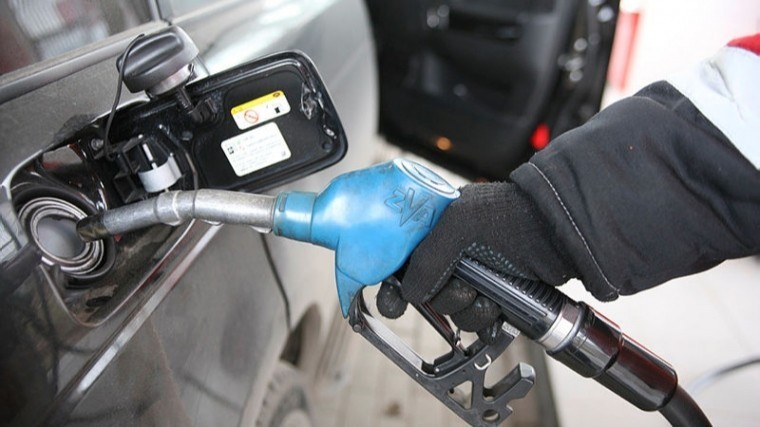 Цены на бензин с нового года вновь поползли вверх