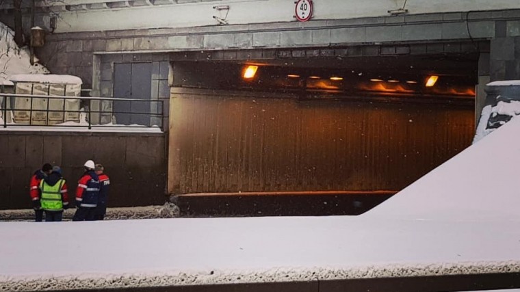 Затопленный утром Тушинский тоннель в Москве открыли для транспорта