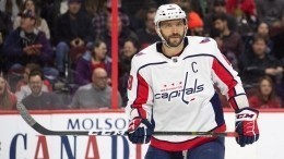 Видео: Овечкин вышел на третье место в НХЛ по голам в пустые ворота