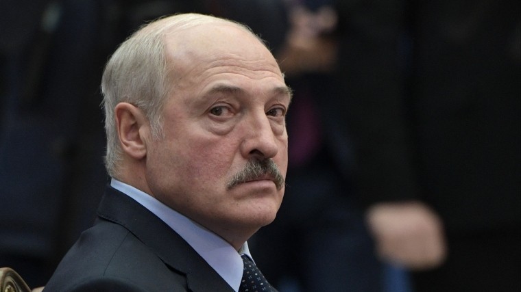 Лукашенко заявил, что Белоруссию «будут пробовать на зуб»