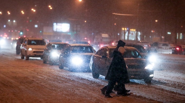 Погодные аномалии: из-за снегопада в Москве отменены и задержаны более 45 рейсов