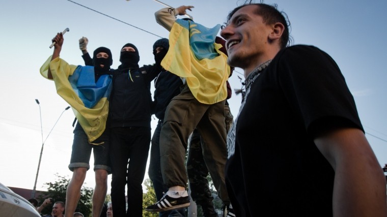 Нарушения и радикалы: Предвыборный хаос на Украине набирает обороты