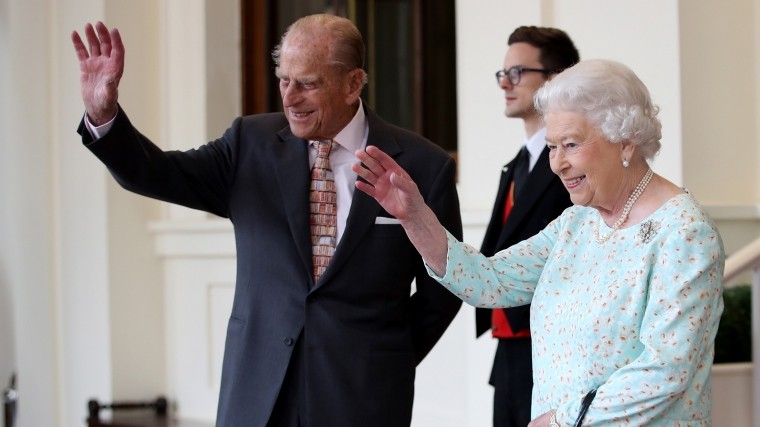 Одинокий принц: Елизавета II вычеркнула Филиппа из своей жизни — британские СМИ