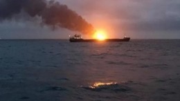 Видео: Пожар на судах не повлиял на судоходство в Керченском проливе
