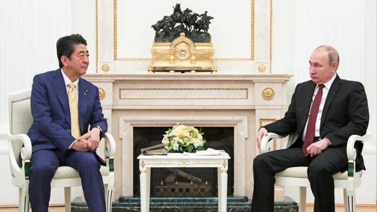Путин отметил пользу регулярных встреч с Абэ