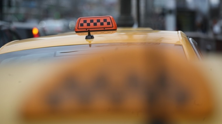 Службам заказов такси хотят запретить устанавливать тарифы на проезд