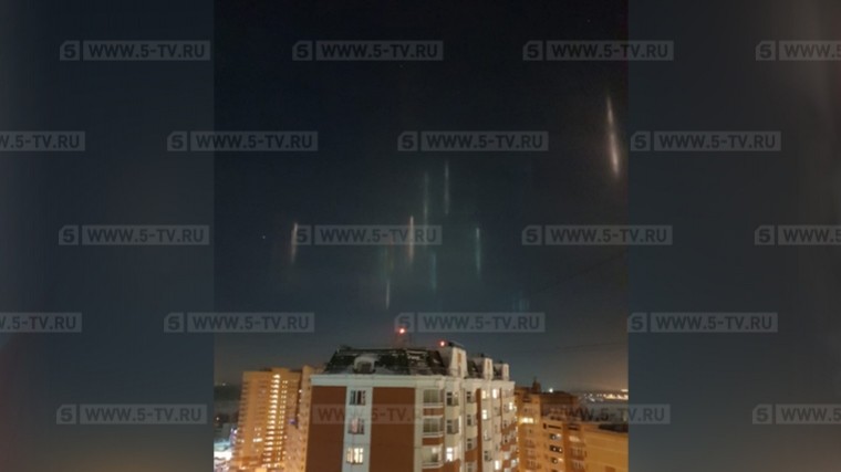 Загадочные блики в небе над Москвой всполошили жителей столицы — фото